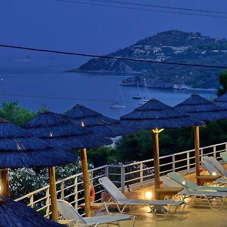Hotel Magda Agia Marina  Екстериор снимка
