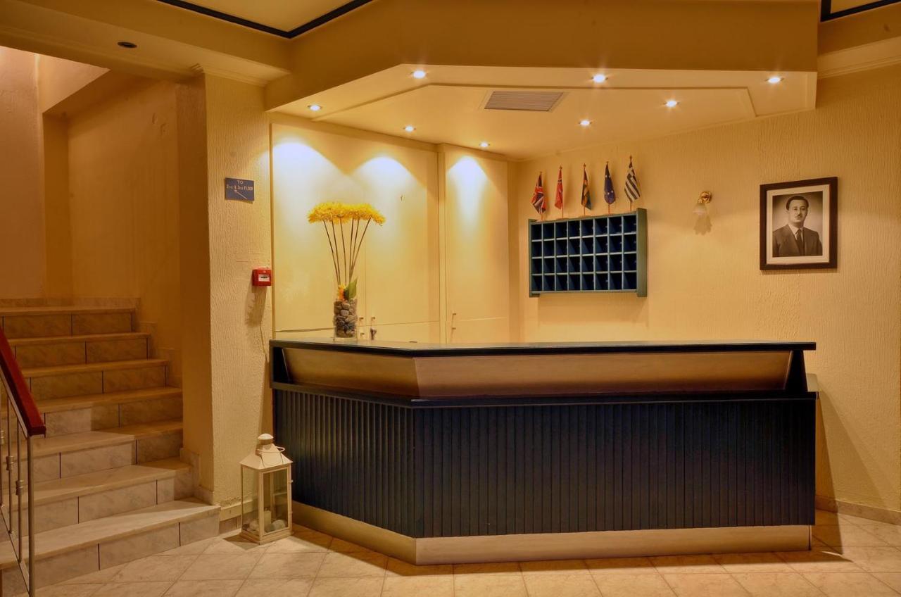 Hotel Magda Agia Marina  Екстериор снимка