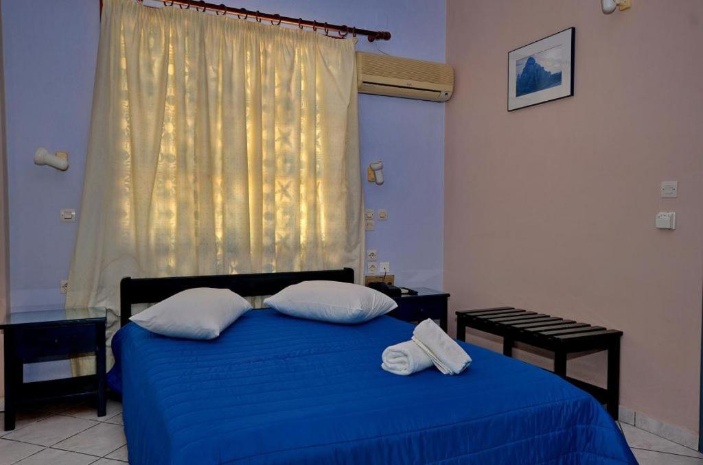 Hotel Magda Agia Marina  Екстериор снимка