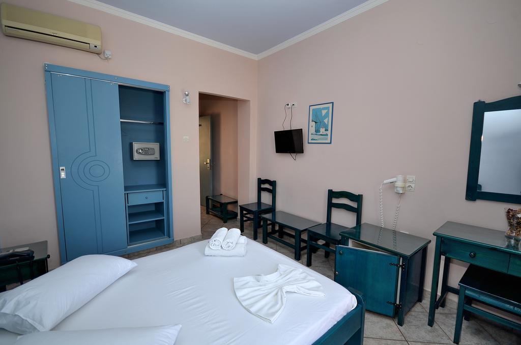 Hotel Magda Agia Marina  Екстериор снимка