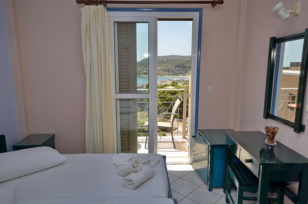 Hotel Magda Agia Marina  Екстериор снимка