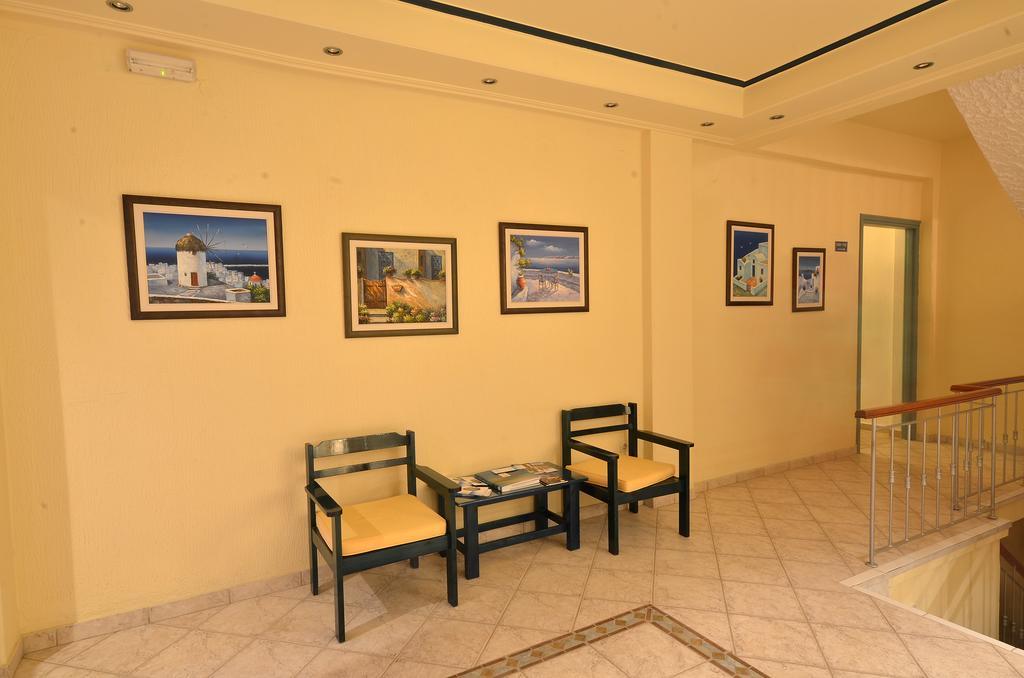 Hotel Magda Agia Marina  Екстериор снимка